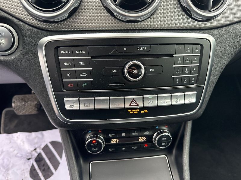 Mercedes-Benz GLA 200d 4MATIC - fotka 15 z 20
