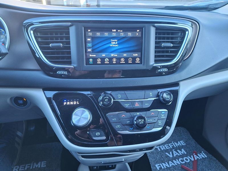 Chrysler Pacifica (2017) 3,6L V6 Touring L PLUS,DVD,And - fotka 27 z 35