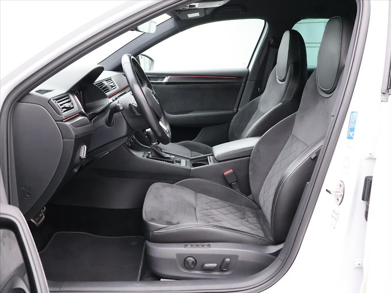 Škoda Superb 2.0 TSI 200kW DSG SportLine - fotka 12 z 42