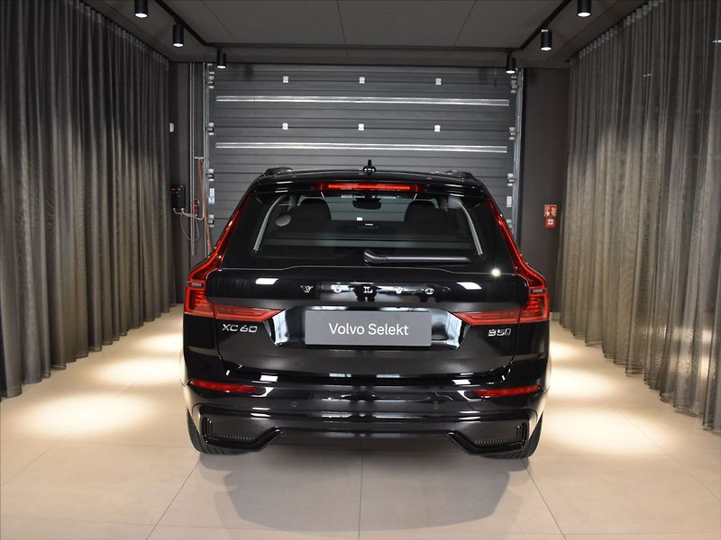 Volvo XC60 2,0 B5 AWD Plus BLIS,Bezklíč - fotka 5 z 24
