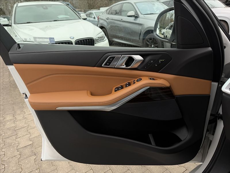 BMW X5 30d Msport Xdrive - fotka 27 z 36