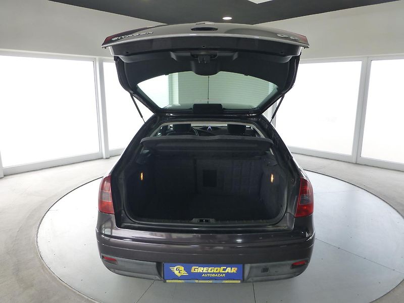 Citroën C5 (2008) 1,6HDI 80KW**DIGIKLIMA**ALU* - fotka 25 z 25