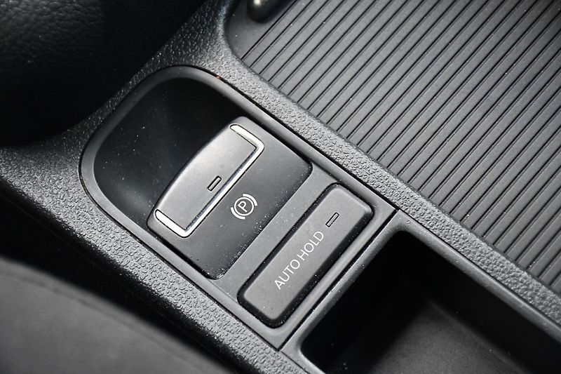 Volkswagen Tiguan 2.0TDi 110kW TAŽNÉ DSG 4MOTION - fotka 33 z 47