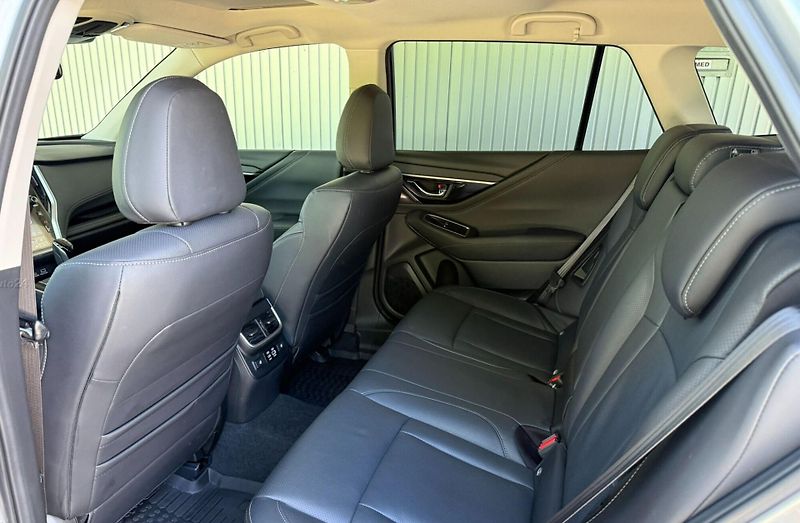 Subaru Outback 2.5i 4WD Touring - fotka 6 z 11