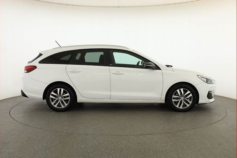 Hyundai i30 (2018) 1.4 T-GDI, ČR,1.maj - fotka 6 z 18
