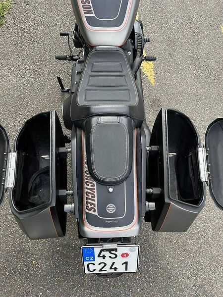 Harley-Davidson FXFBS Softail Fat Bob 114cui (2020) - fotka 14 z 17