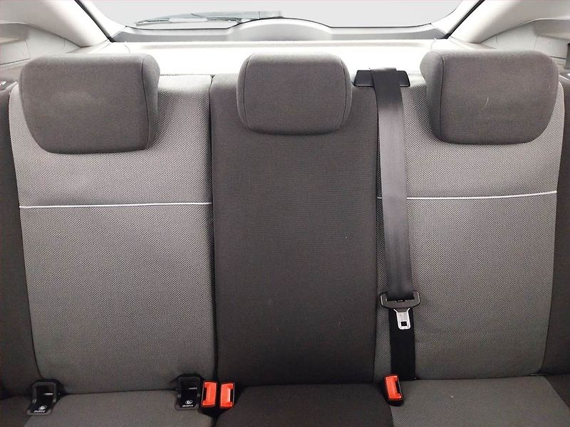 Ford Focus (2010) 1.6 16V, po STK, dobrý stav - fotka 10 z 16