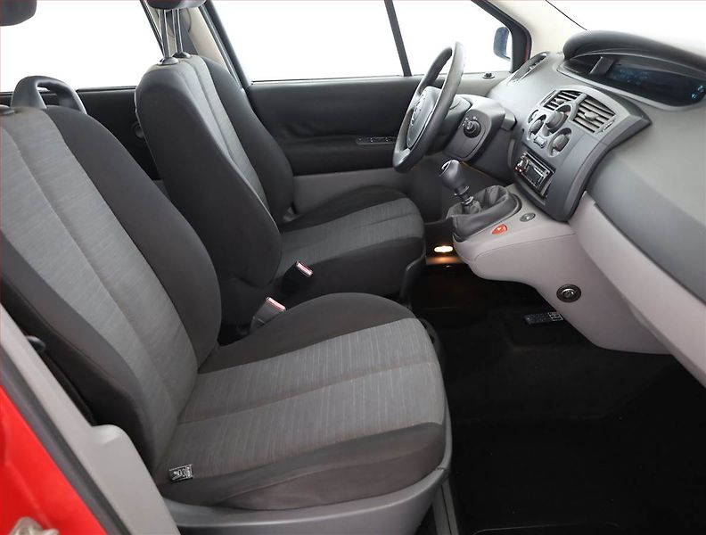 Renault Grand Scénic (2005) 2.0 16V, 7 míst, ČR,1.maj - fotka 7 z 13