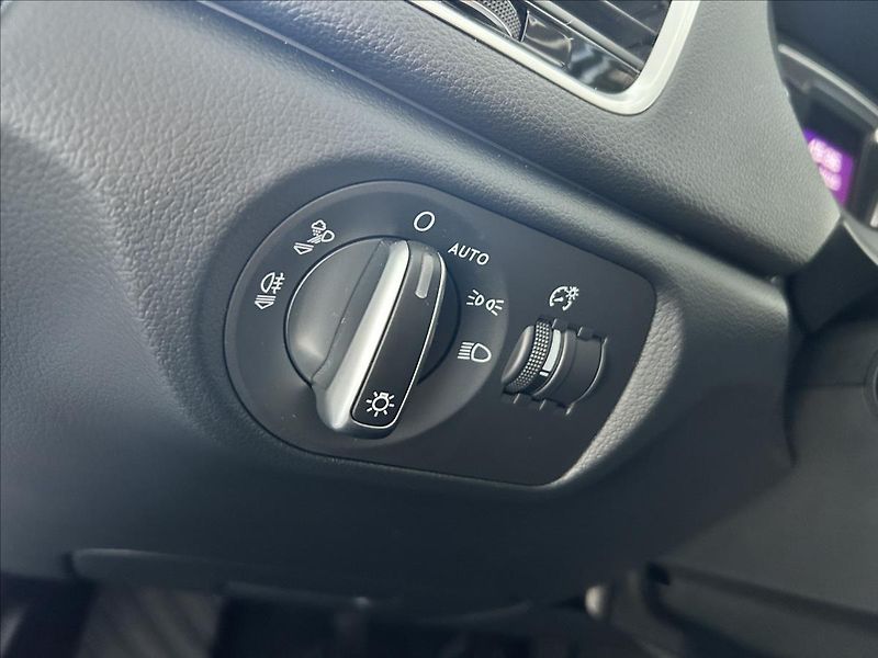 Audi Q3 1,4   TFSI 110kW,1.MAJ,SERVISK - fotka 9 z 24