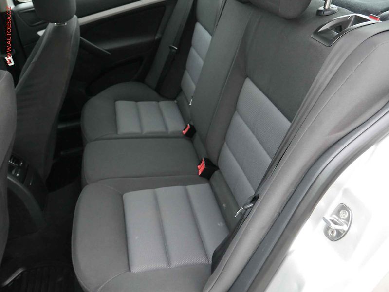 Škoda Octavia (2006) 1.6i, Klima - fotka 10 z 15