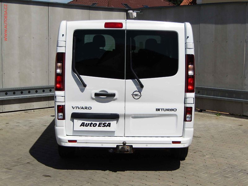 Opel Vivaro (2018) 1.6CDTi L2 9míst, 1.maj,ČR - fotka 5 z 23