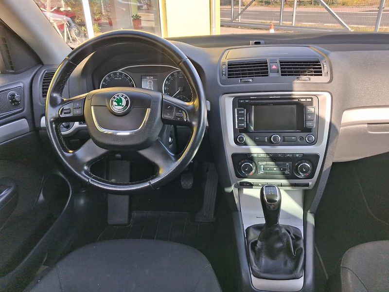Škoda Octavia (2012)  FACE NAVI VYHŘ.SED NOVÁ STK - fotka 21 z 36