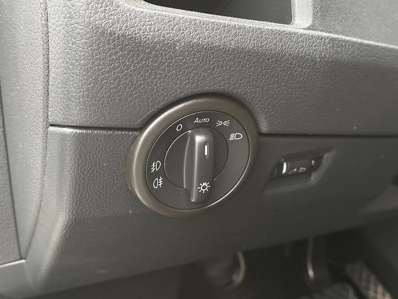Volkswagen Caravelle 2,0 TDI 110kW DSG 9-Míst CZ - fotka 18 z 36