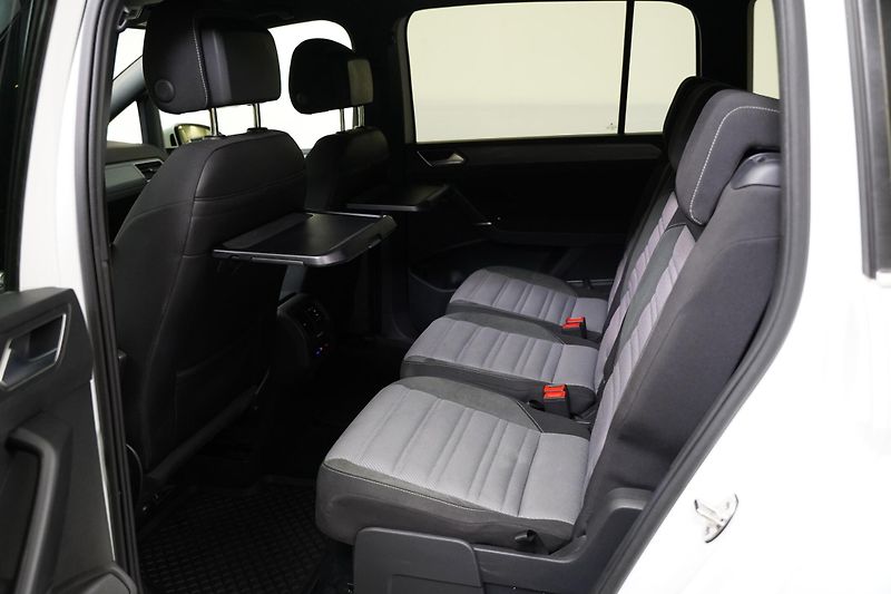Volkswagen Touran - fotka 23 z 25