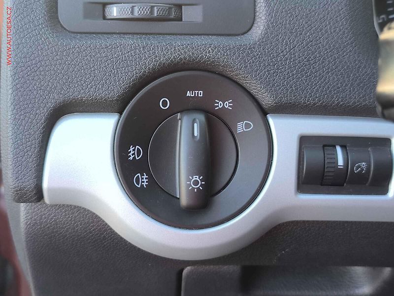 Škoda Octavia (2010) 2.0TDi 4x4, ČR, Scout, bixen - fotka 15 z 17