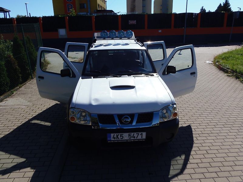 Nissan Navara (2004) 2.5 TD 4x4 redukce tažné 3T CZ - fotka 17 z 23