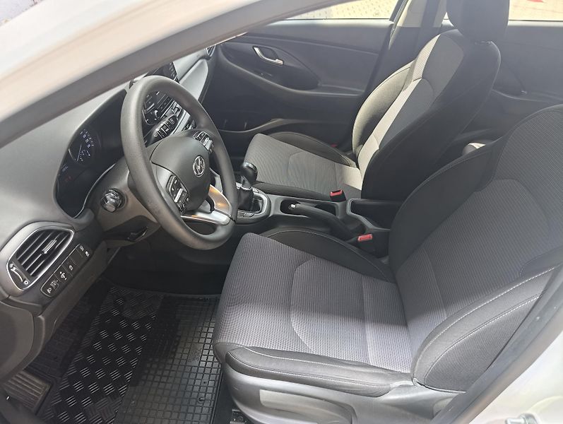 Hyundai i30 (2021) 1.5 80KW ČR 1.majitel - fotka 14 z 15