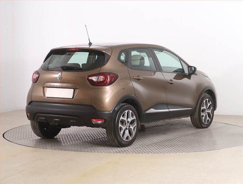 Renault Captur (2017) 1.2 TCe, Navi, Tempomat - fotka 5 z 17