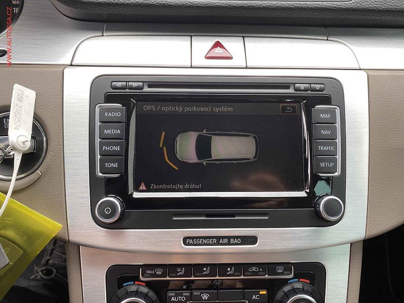 Volkswagen Passat (2009) 2.0 TDI, Highline, DSG - fotka 17 z 17