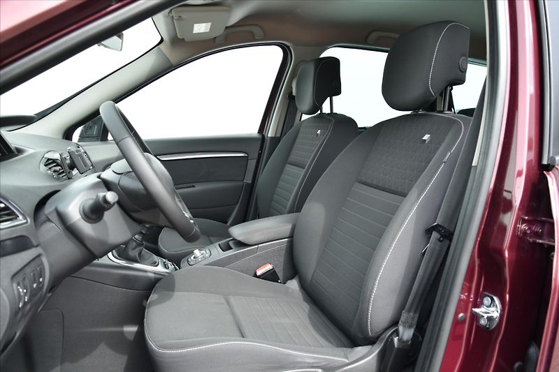 Renault Scénic 1.2 TCe 97kW LIMITED 7-MÍST ČR - fotka 10 z 28