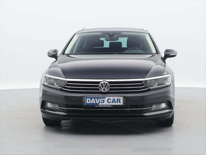 Volkswagen Passat 2,0 TDI 110kW DSG LED 1.Maj - fotka 2 z 31