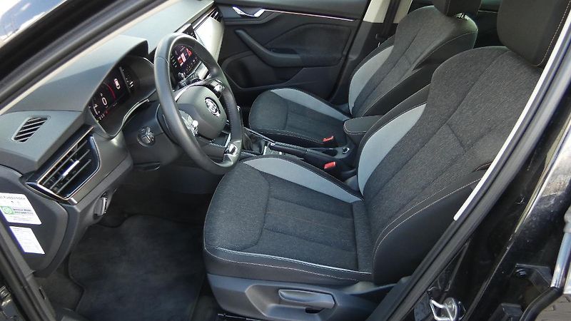 Škoda Scala 1.0 TSI Style DSG - fotka 18 z 22