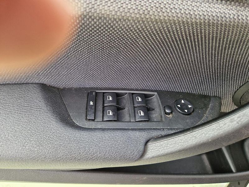 BMW X1 2.0i, 110kW, sDrive - fotka 21 z 32