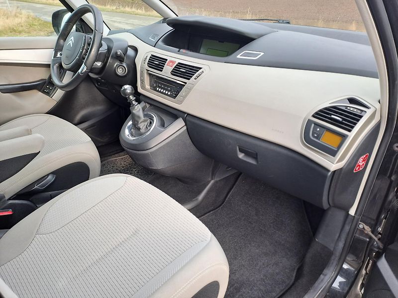 Citroën C4 Picasso (2012) 1.6 HDi SERVISKA - fotka 13 z 26