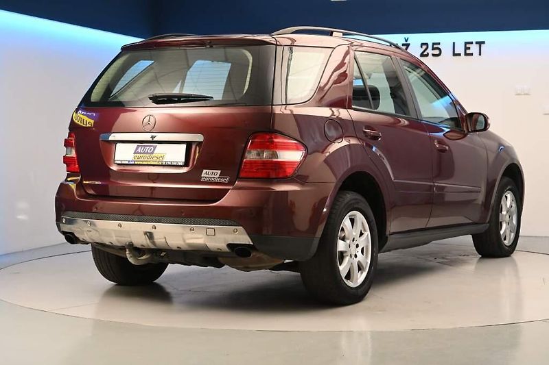 Mercedes-Benz Třídy M (2008) 3.0 4MATIC 7G-TRONIC XENON Vzd - fotka 6 z 33