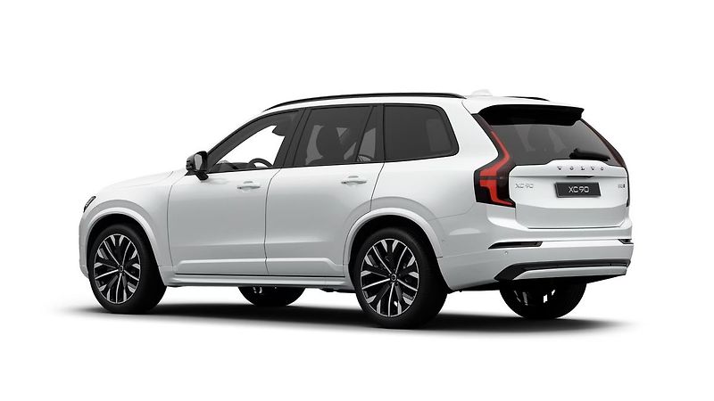 Volvo XC90 (2026) PLUS B5, Head up, Panorama, VZ - fotka 3 z 7