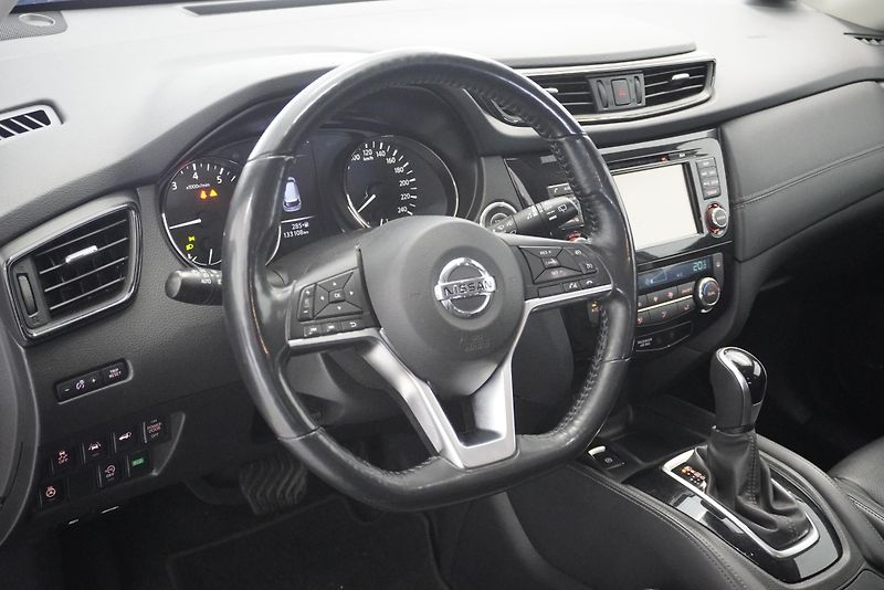 Nissan X-Trail  DIG-T 1,3i TEKNA  AUTOMAT - fotka 15 z 32