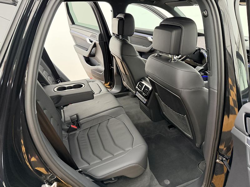 Volkswagen Touareg 3.0Tdi*1-MAJ*DPH*HUD*R-LINE* - fotka 17 z 50