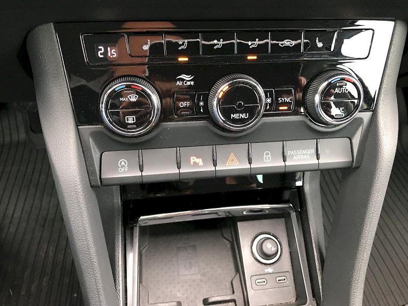 Škoda Karoq (2022) STYLE TDI 2.0/85KW 6MP - fotka 19 z 26