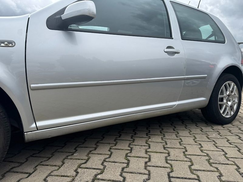 Volkswagen Golf (2003) 1,9 TDI 96 KW STK BRZDY - fotka 21 z 43