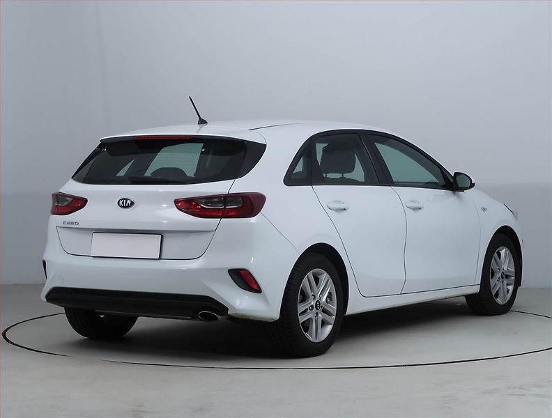 Kia Ceed (2018) 1.4 CVVT, Serv.kniha, Tempomat - fotka 5 z 14