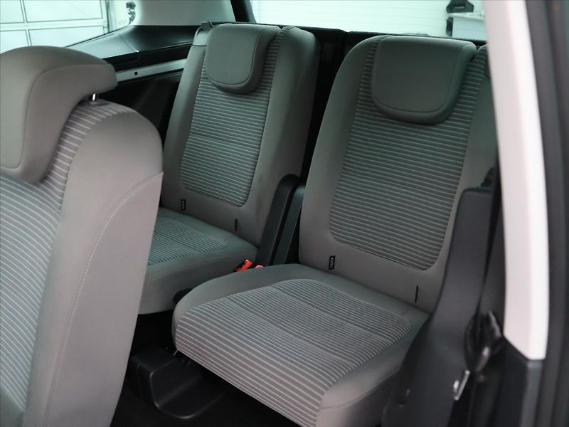Seat Alhambra 2,0 TDI 103 kW 4DRIVE Panorama - fotka 16 z 38