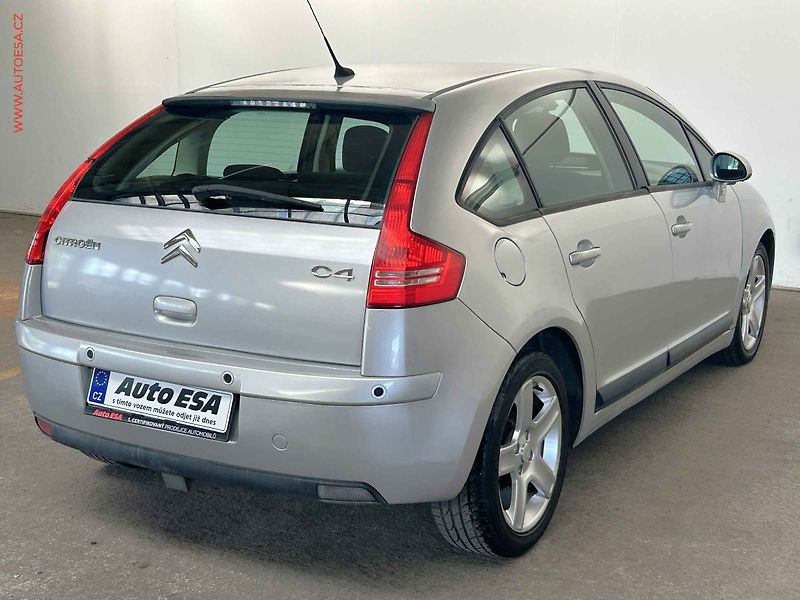 Citroën C4 (2005) 1.6, 1.maj, AAC, tempo - fotka 4 z 14