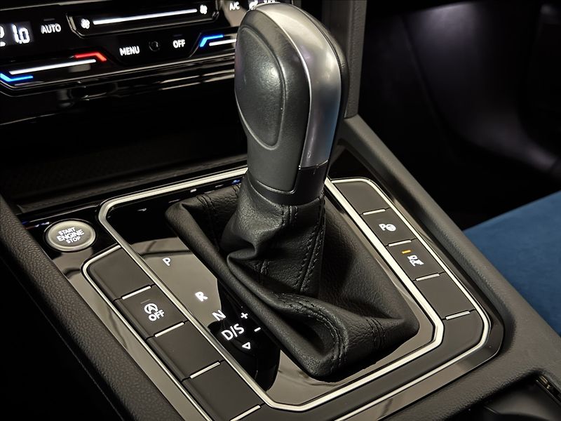Volkswagen Passat 2,0 TSi  DSG Elegance Virtual - fotka 43 z 47