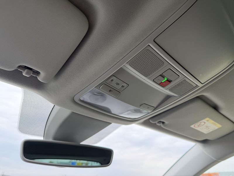 Škoda Karoq 1.0 TSI NAVI TAŽNÉ SERVISKA - fotka 30 z 46