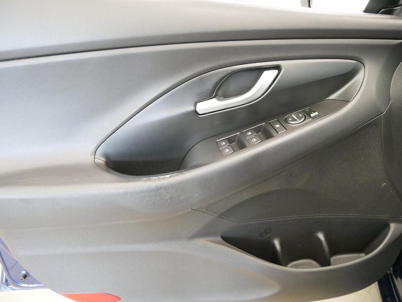 Hyundai i30 - fotka 9 z 21