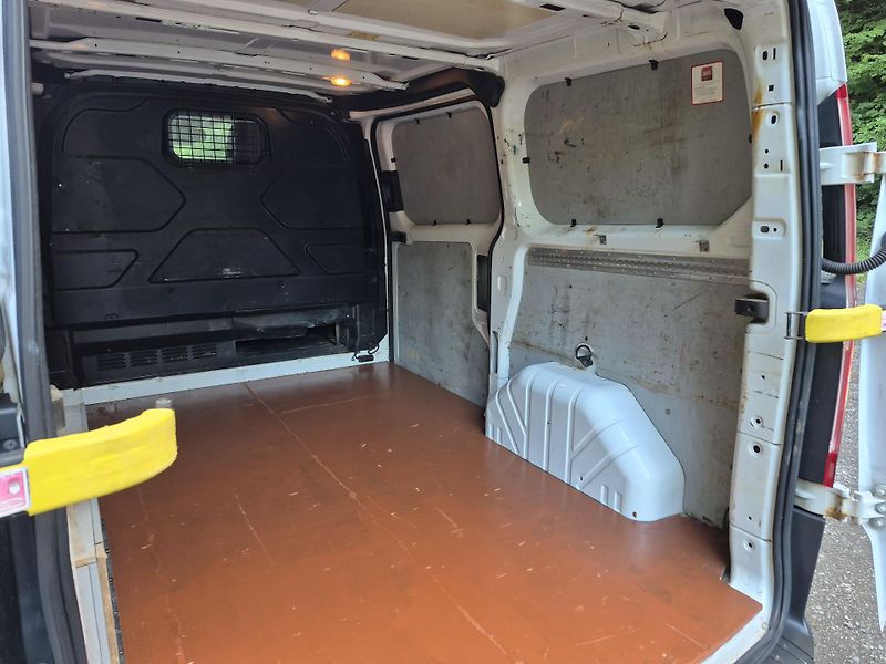 Ford Transit Custom (2013) 2.2Tdci 92Kw L1H1 klima - fotka 23 z 24