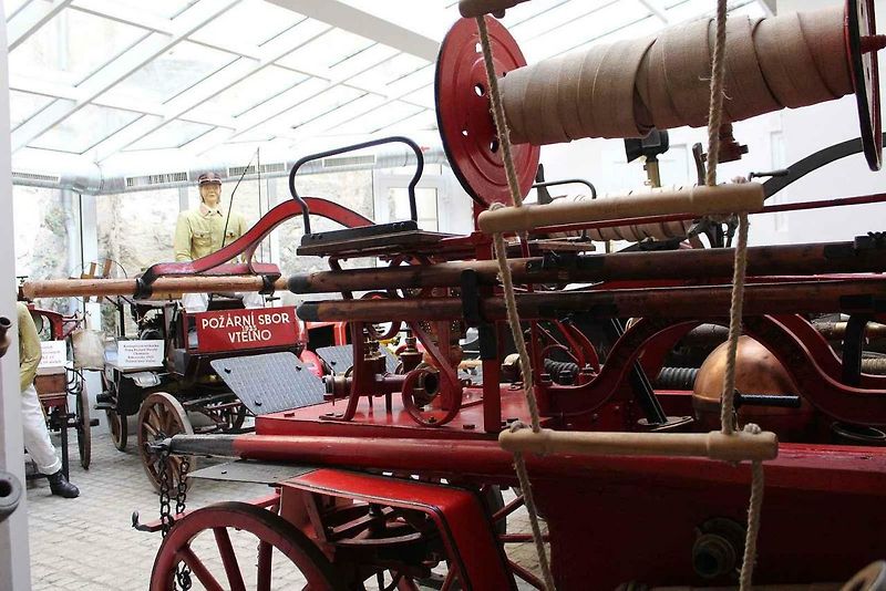 Hasičské muzeum v Krupce, má nádhernou expozici, kterou zdobí jedna z největších kolekcí motorových čerpadel - stříkaček značky Flader. Expozice se chystá na oslavu desátých narozenin.
