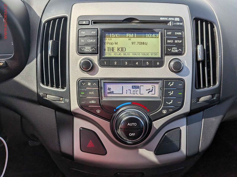 Hyundai i30 (2009) 1.6CVV-T, 2.maj,ČR, AC, kůže - fotka 11 z 14