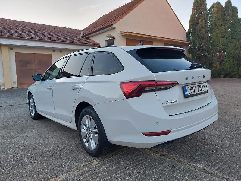 Škoda Octavia 2,0 TDi 85kw Ambition ČR - fotka 3 z 17