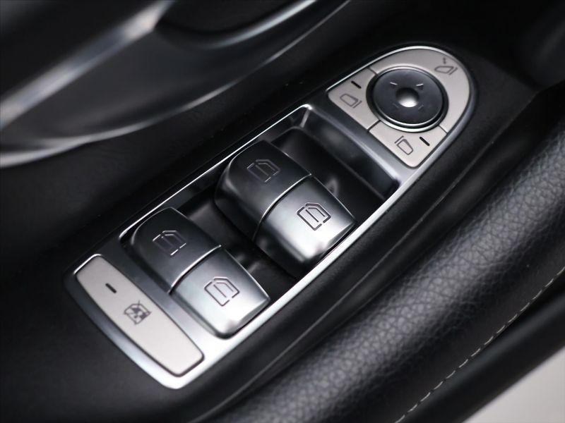 Mercedes-Benz Třídy E 2,0 220d 143kW AllTerain DPH - fotka 16 z 40