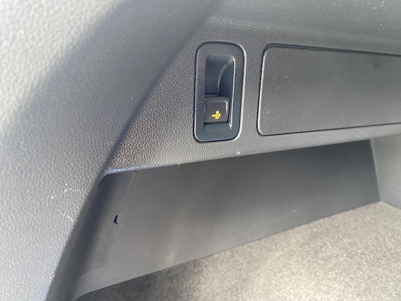 Volkswagen Tiguan 1.4 TSI 92kW -1xMAJ.-ALU-TAŽNÉ - fotka 32 z 46