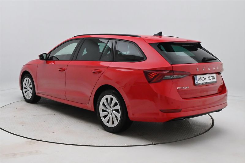 Škoda Octavia 2,0 110kW DSG Ambition Záruka - fotka 7 z 30
