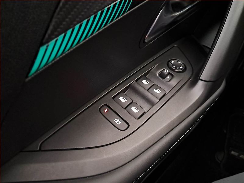 Peugeot 2008 (2023) Allure 50 kWh - fotka 17 z 19