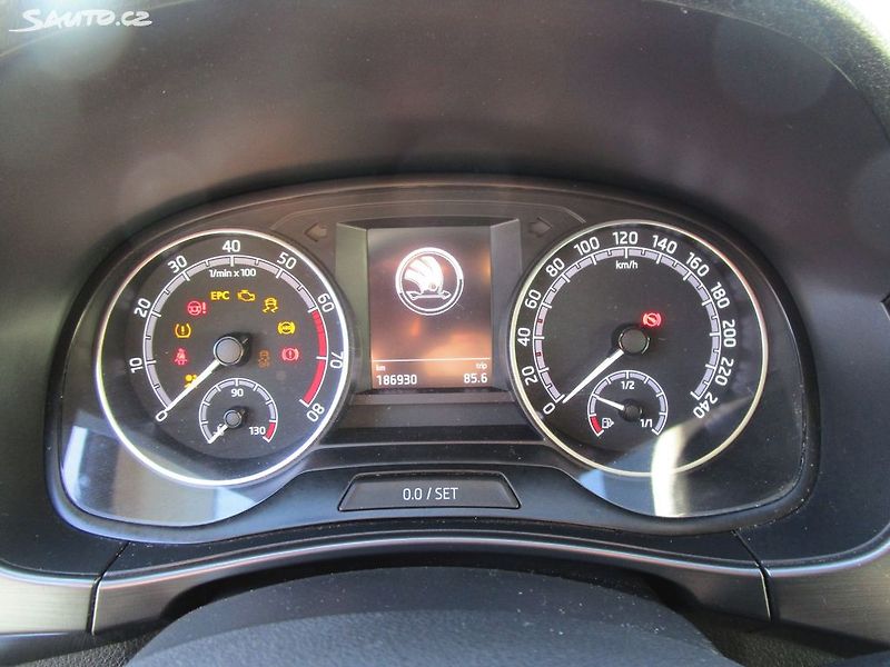 Škoda Fabia 1,0 TSI-70KW-NOVÁ STK+OLEJ - fotka 16 z 23