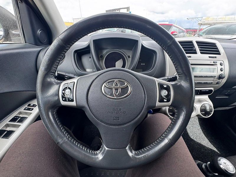 Toyota Urban Cruiser (2010) 1,3i 74 KW SPOJKA STK - fotka 24 z 45